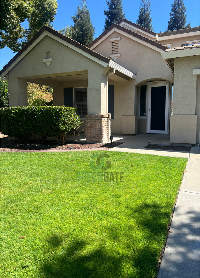 4104 Retreat Ct - Photo 3 of 40