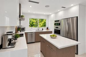 featured image of 1920 Sw 32nd Pl #1920