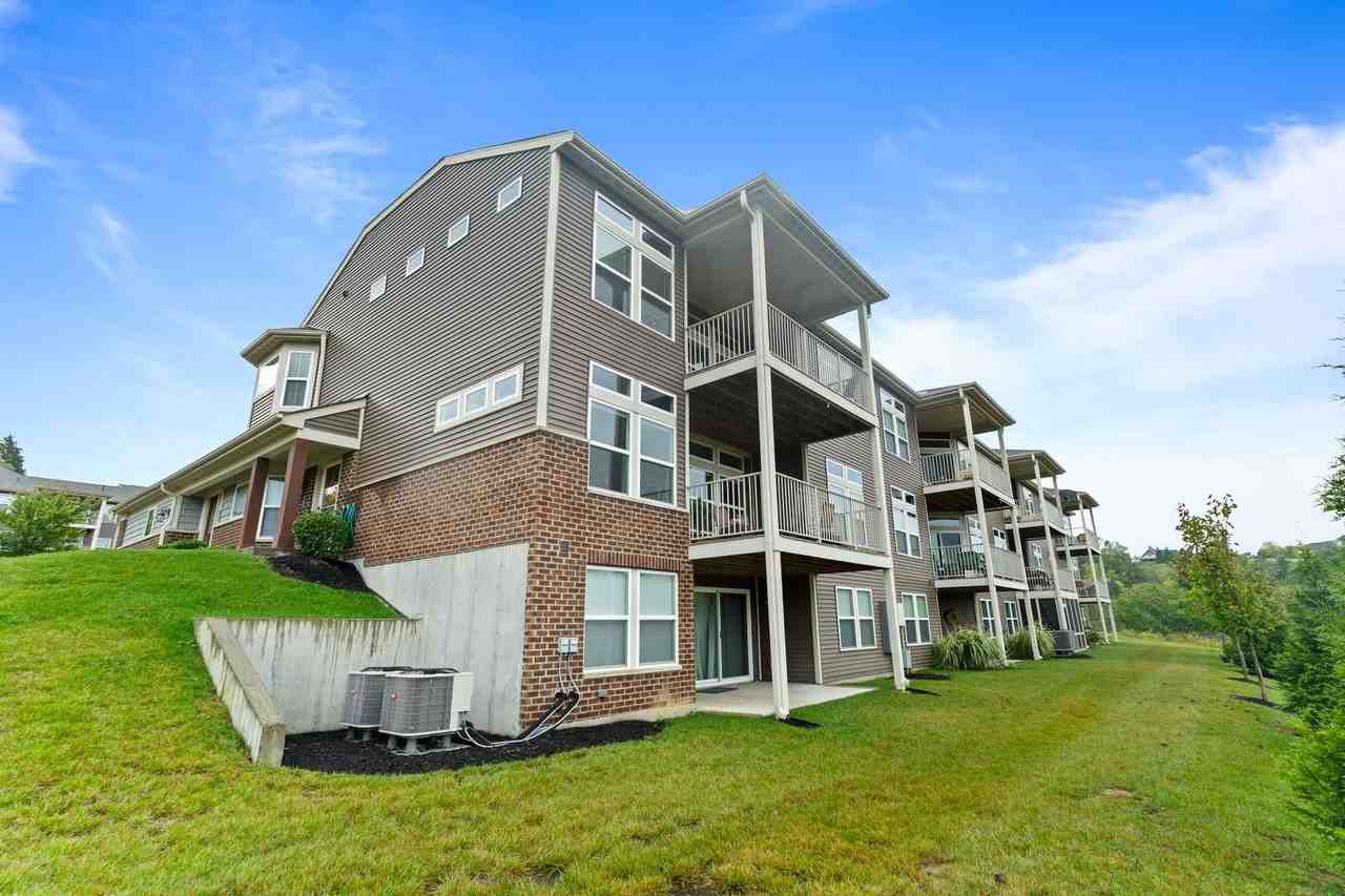 7555 Devonshire Dr - Photo 6 of 50