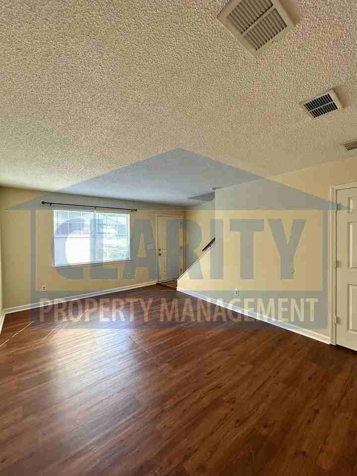 645 41st St Ne - Photo 5 of 15