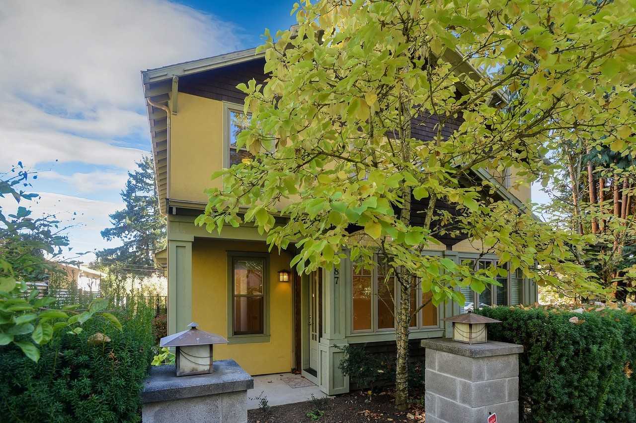 577 5th St - Photo 2 of 38