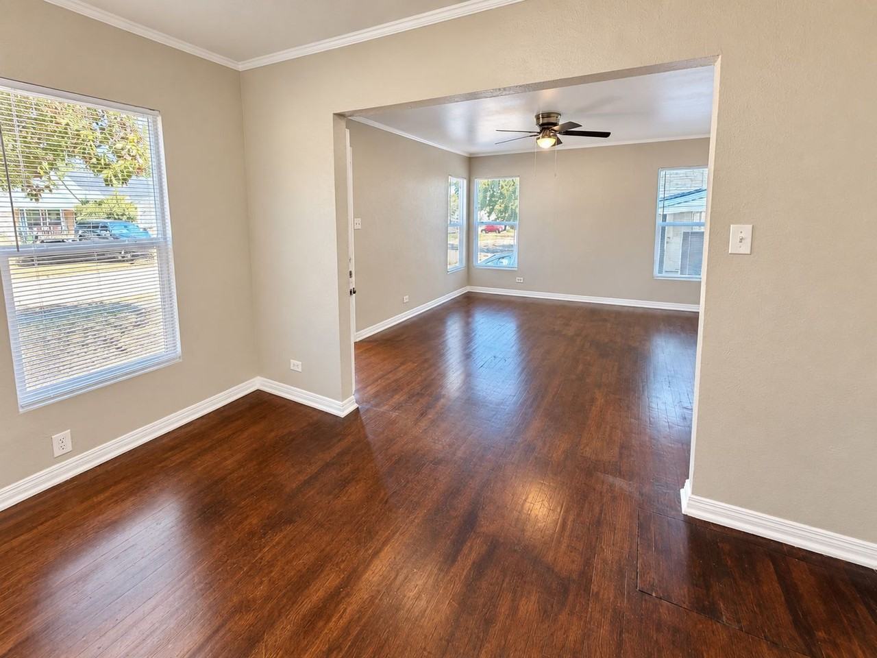 1514 Cedarcrest Dr - Photo 3 of 12