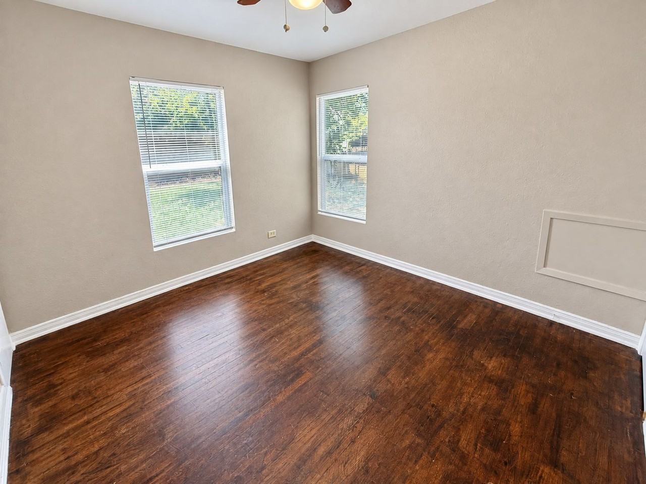 1514 Cedarcrest Dr - Photo 6 of 12