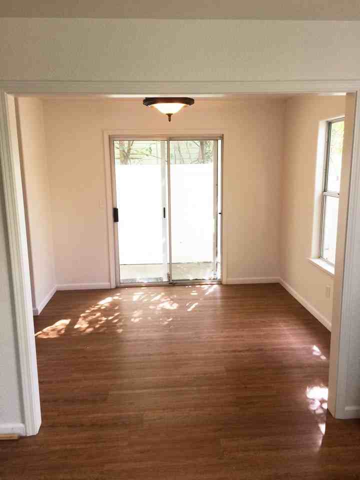 7715 Sinaloa Ave - Photo 3 of 13