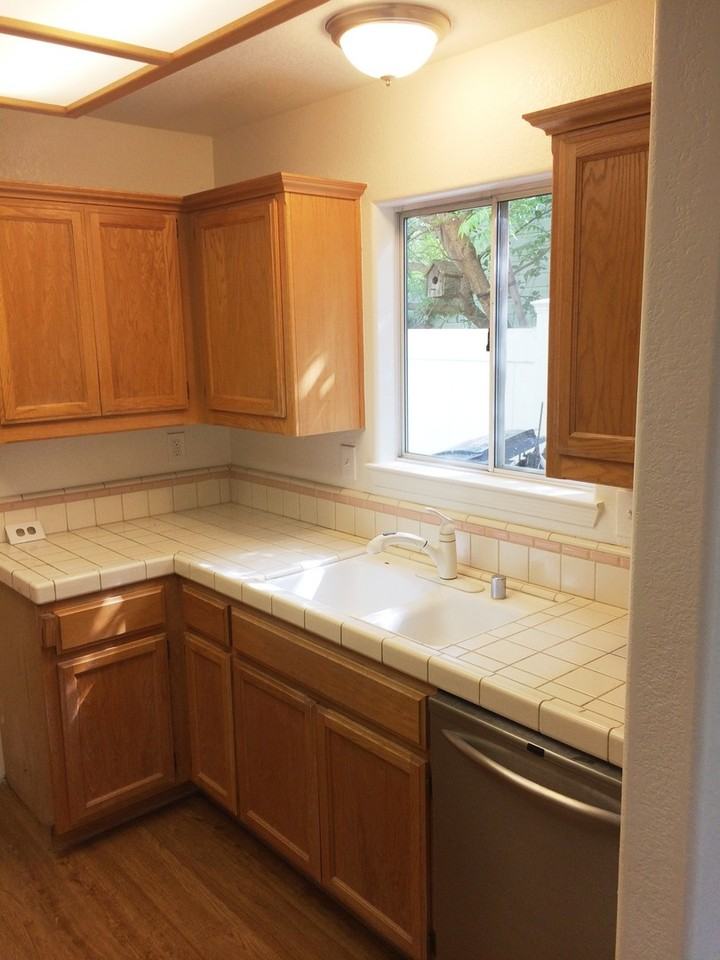 7715 Sinaloa Ave - Photo 5 of 13