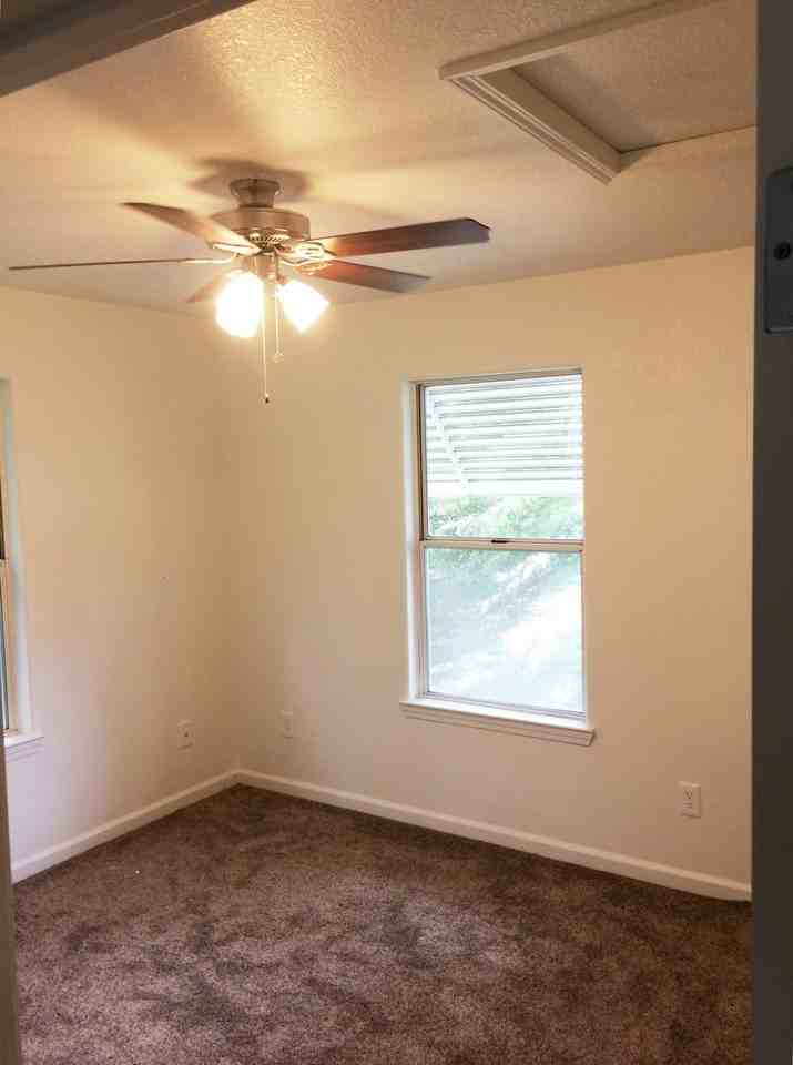 7715 Sinaloa Ave - Photo 6 of 13