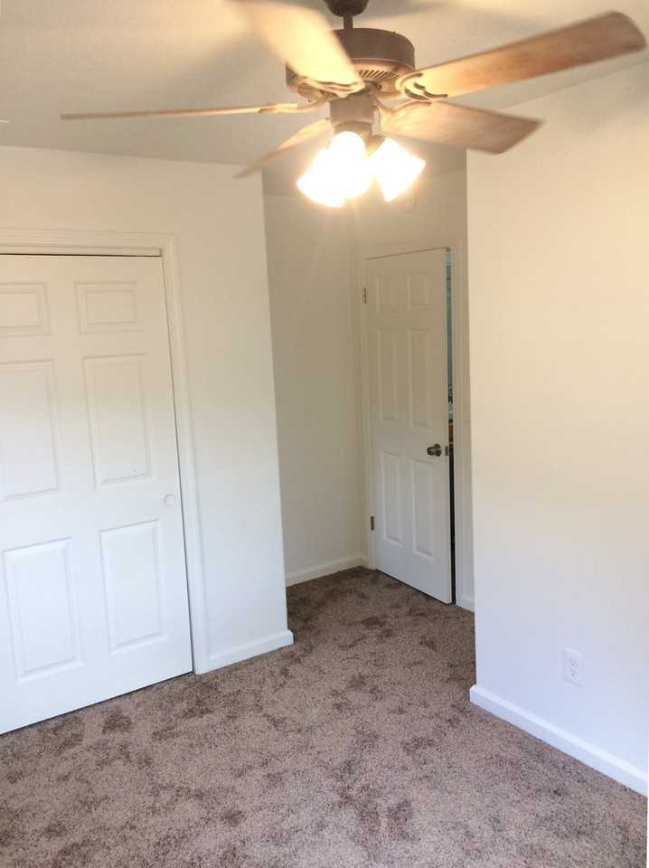 7715 Sinaloa Ave - Photo 7 of 13