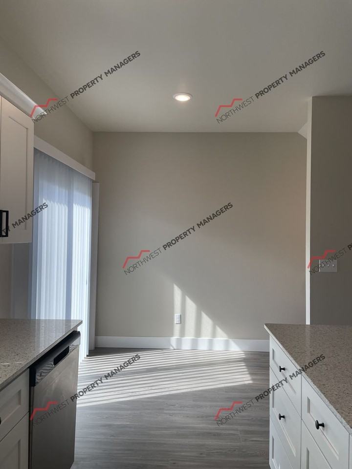 r45i Kennicott Villa - Photo 6 of 46