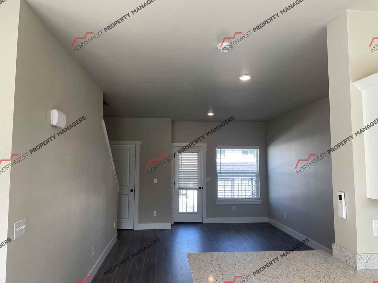 r45i Kennicott Villa - Photo 7 of 46