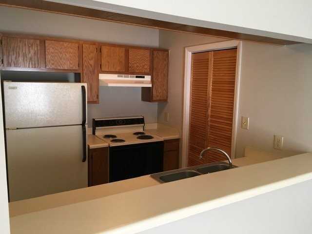 Hampton Meadows Apartments - Photo 3 of 10