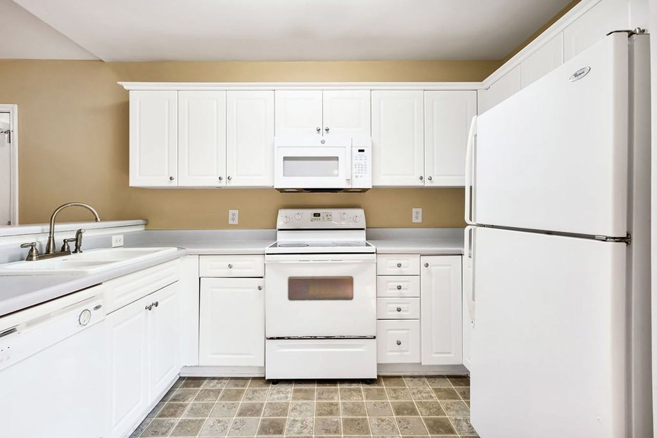 104 Grasmere Ct - Photo 7 of 39