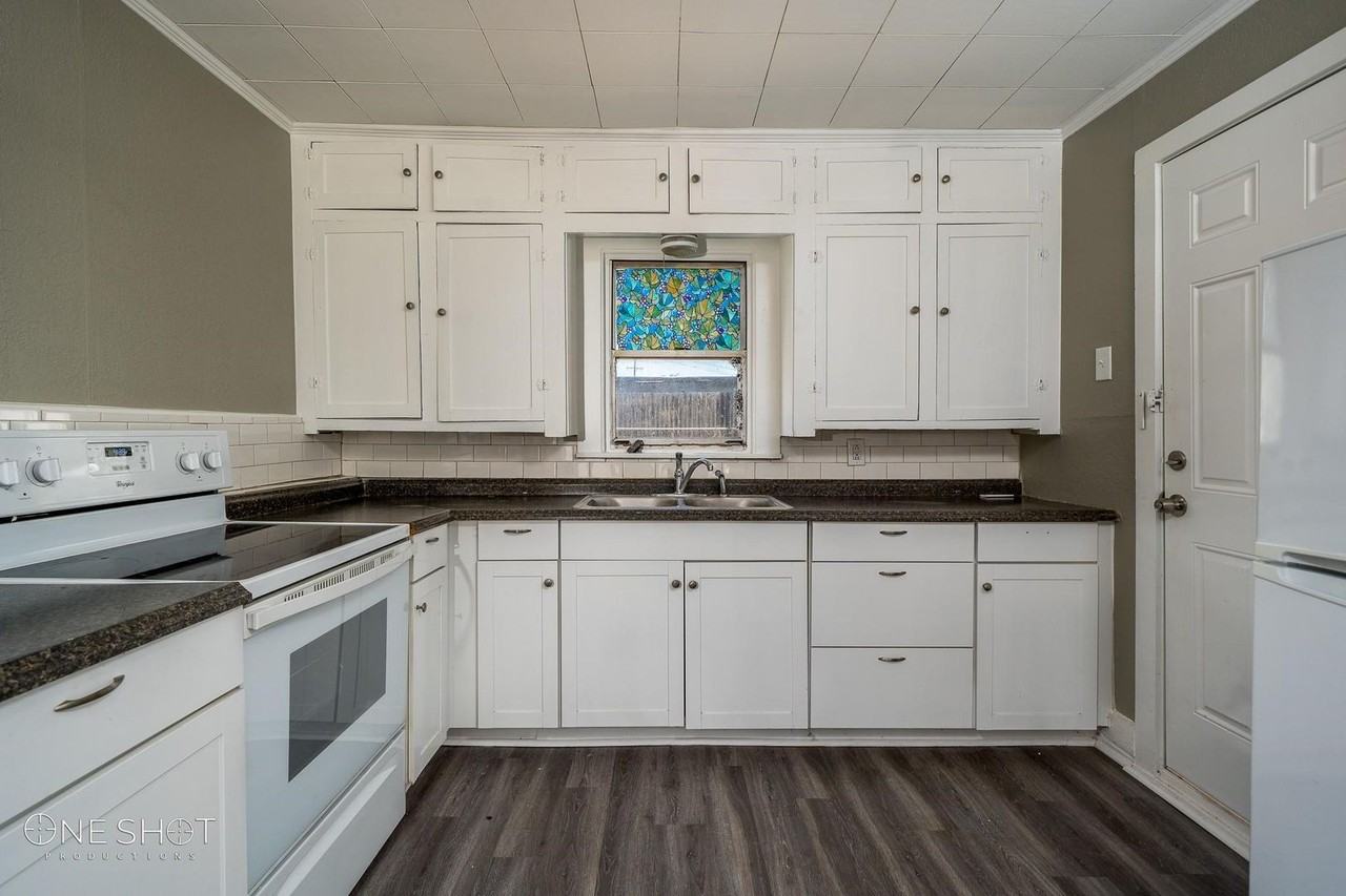 1126 N 11th St - Photo 6 of 18