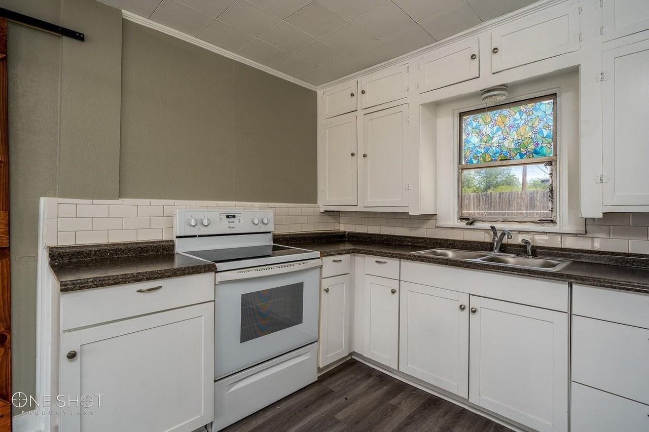 1126 N 11th St - Photo 7 of 18