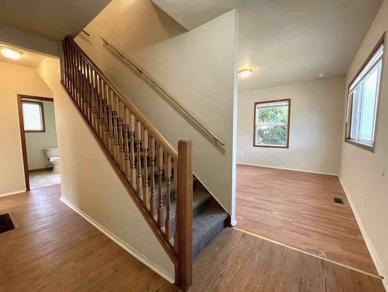 4713 N Commercial Ave - Photo 3 of 25