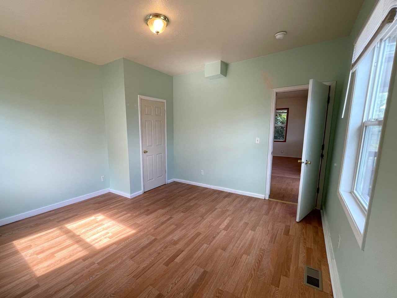 4713 N Commercial Ave - Photo 6 of 25