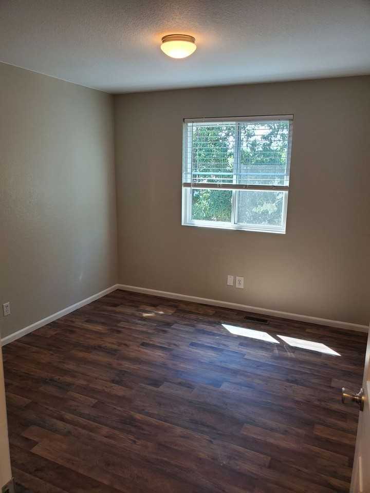 2150 E 97th Pl - Photo 4 of 14