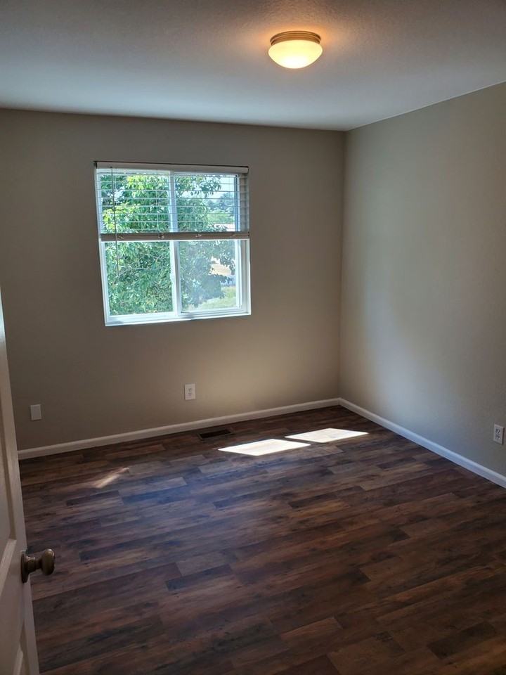 2150 E 97th Pl - Photo 5 of 14
