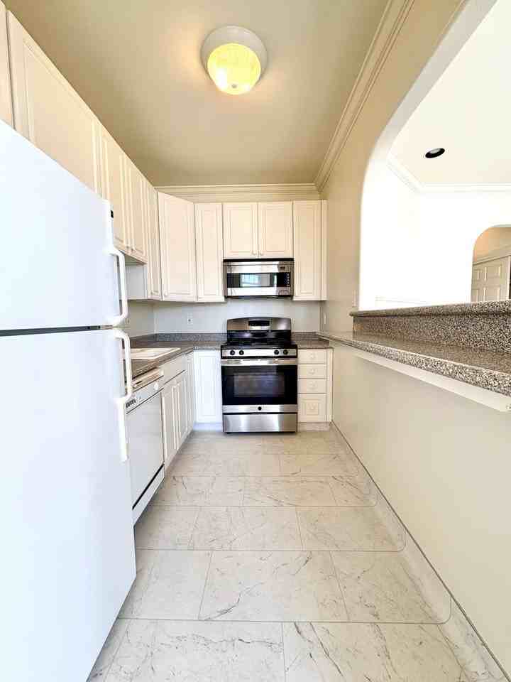 2130 Beach St #302 - Photo 2 of 23