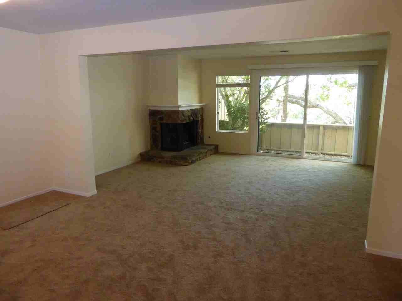 5 Oak Crest Ct Apt B - Photo 2 of 17