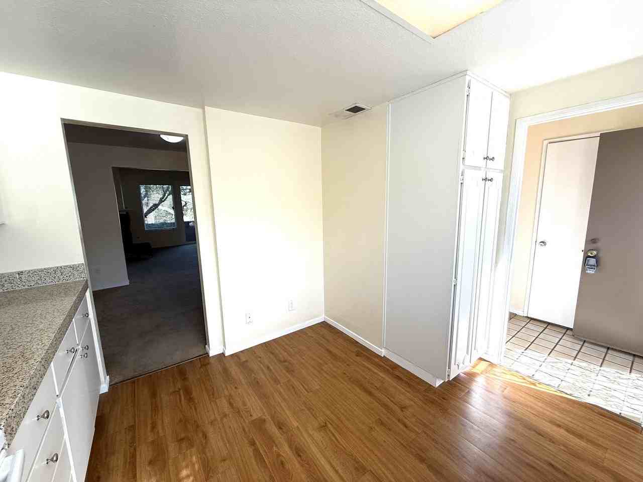 5 Oak Crest Ct Apt B - Photo 5 of 17