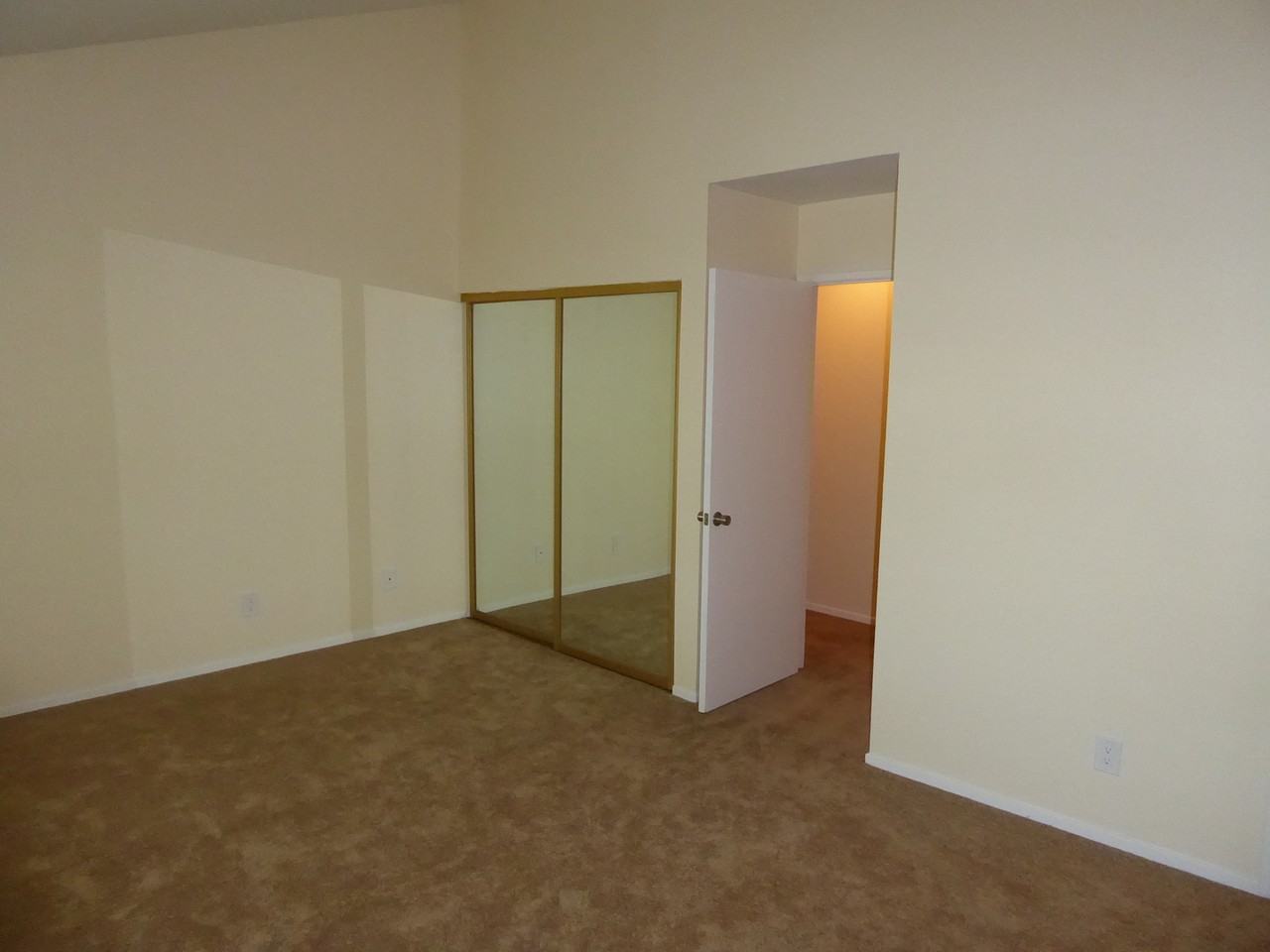5 Oak Crest Ct Apt B - Photo 7 of 17