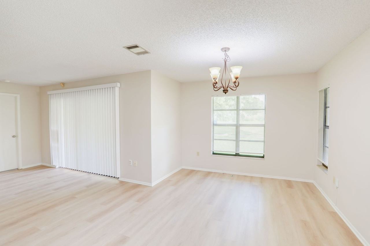 2634 Shadybranch Dr - Photo 6 of 18
