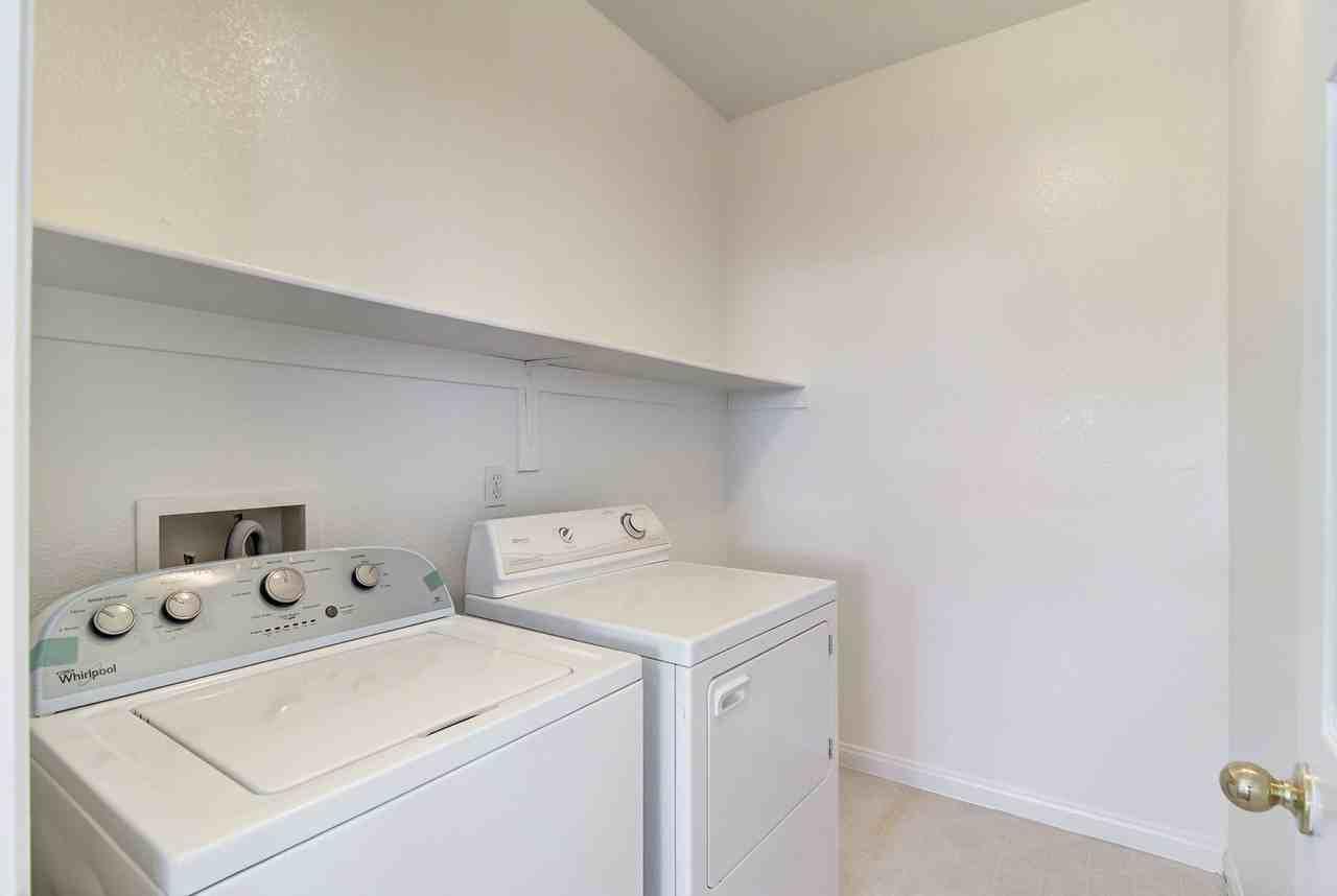 6180 Bridgeport Hills Ave - Photo 2 of 15