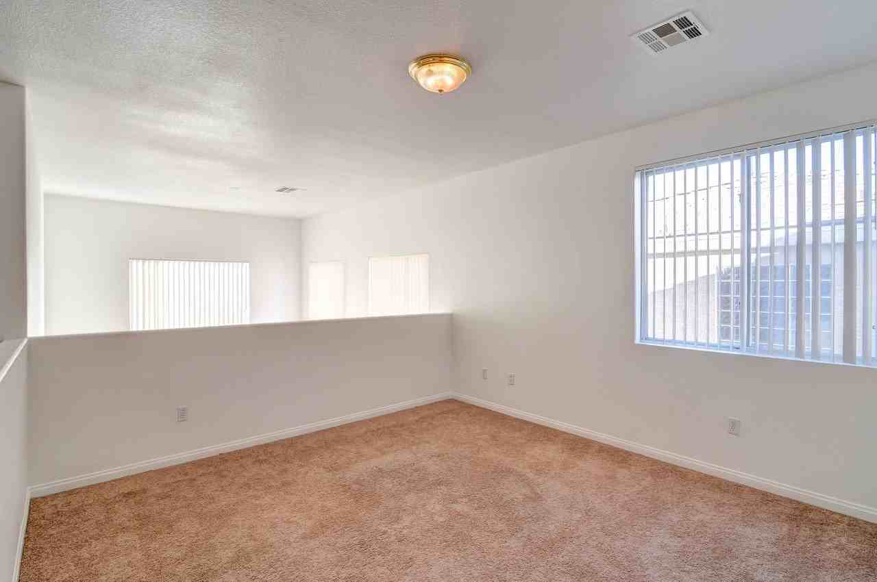 6180 Bridgeport Hills Ave - Photo 5 of 15