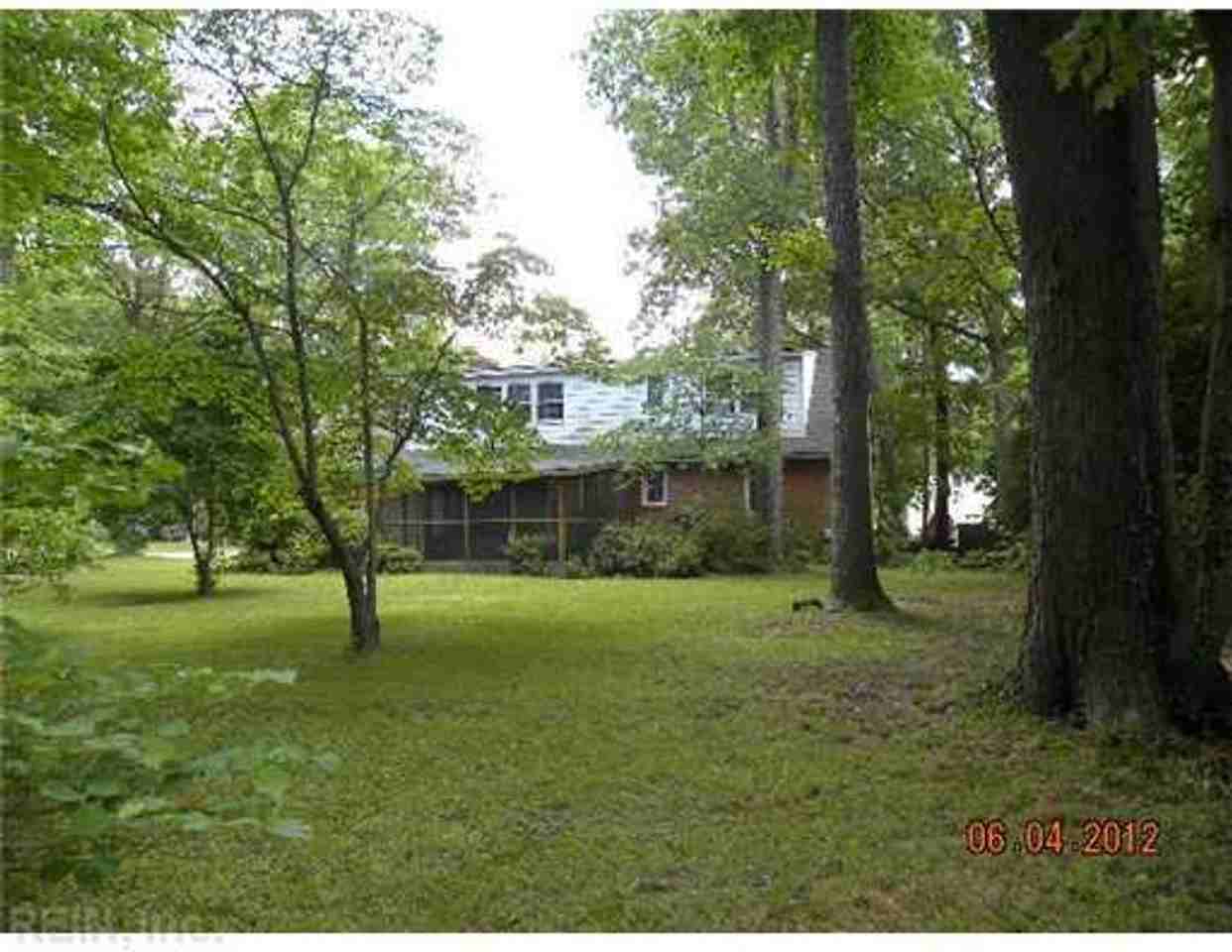 100 Earl St - Photo 4 of 15