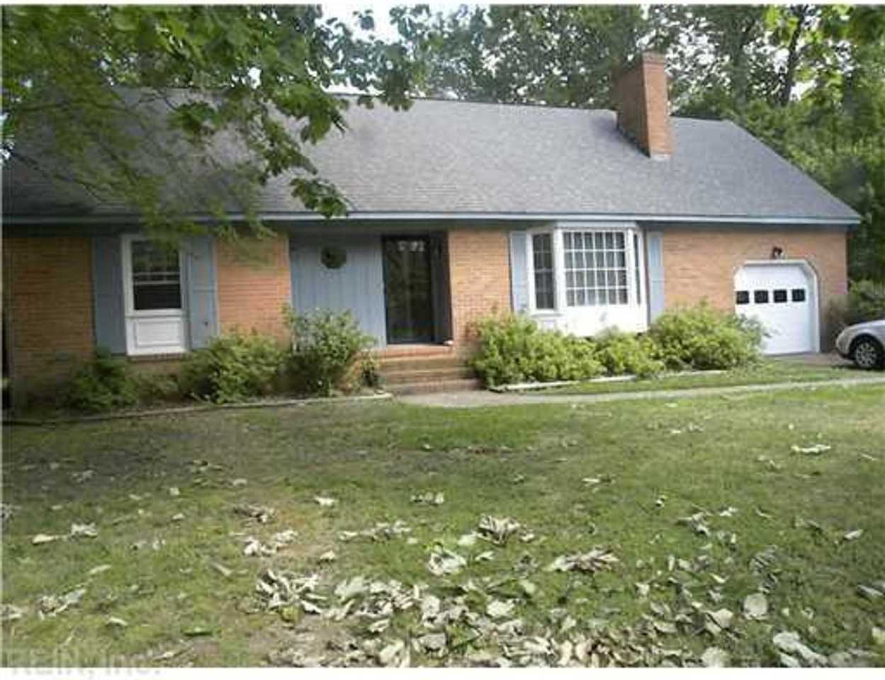 100 Earl St - Photo 6 of 15