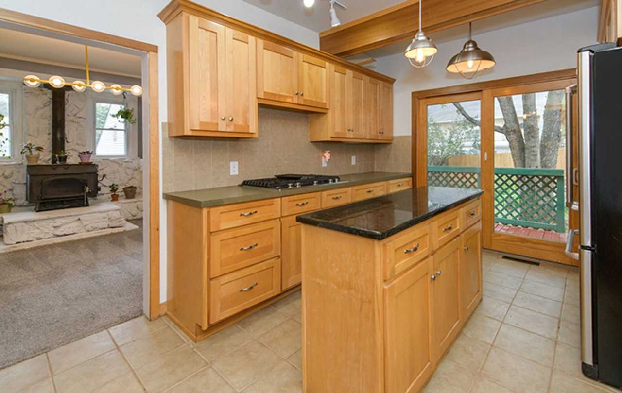 1041 S 48th St - Photo 7 of 19