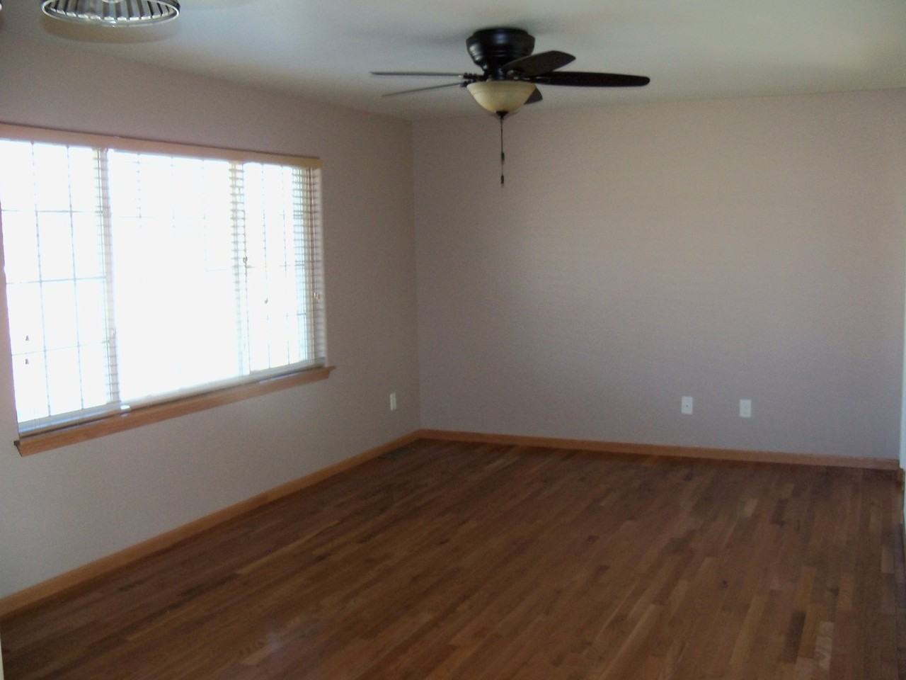 4223 W Chicago St - Photo 5 of 16