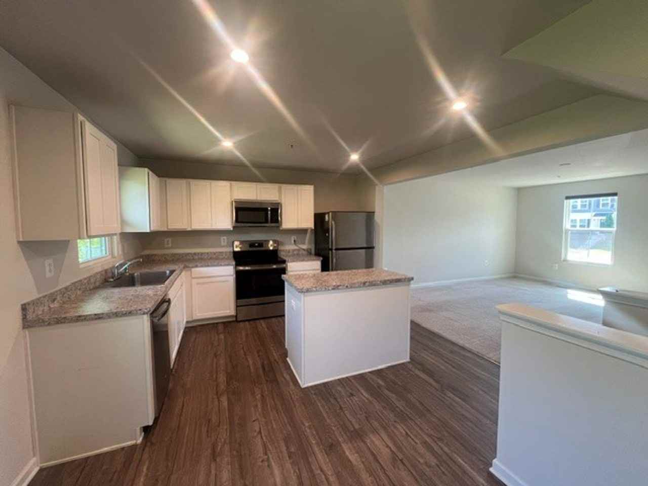 21830 Primrose Willow Ln - Photo 3 of 32