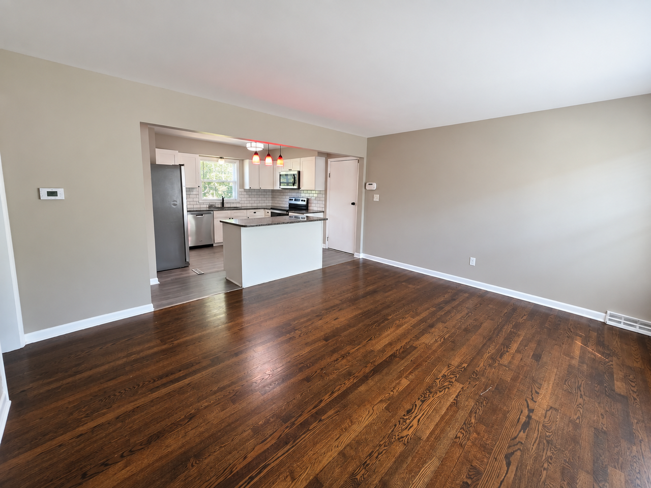 6912 Laurel Ave - Photo 2 of 15