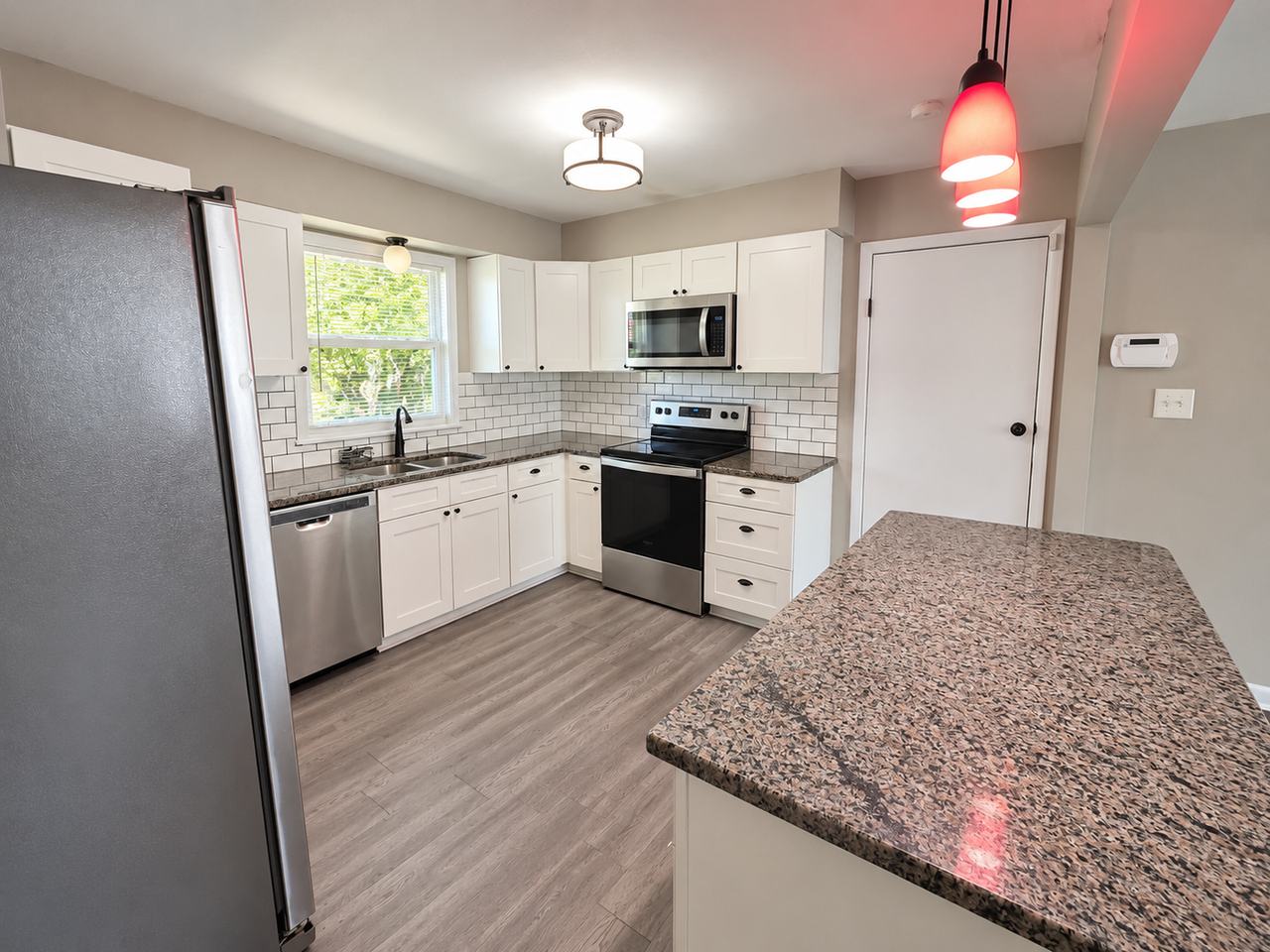 6912 Laurel Ave - Photo 4 of 15
