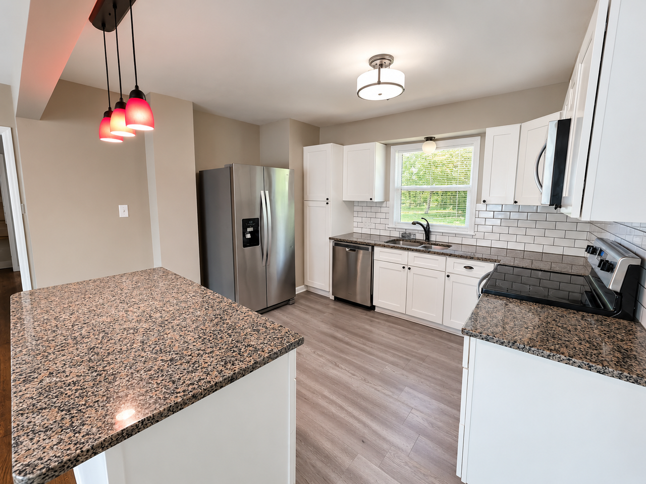 6912 Laurel Ave - Photo 5 of 15