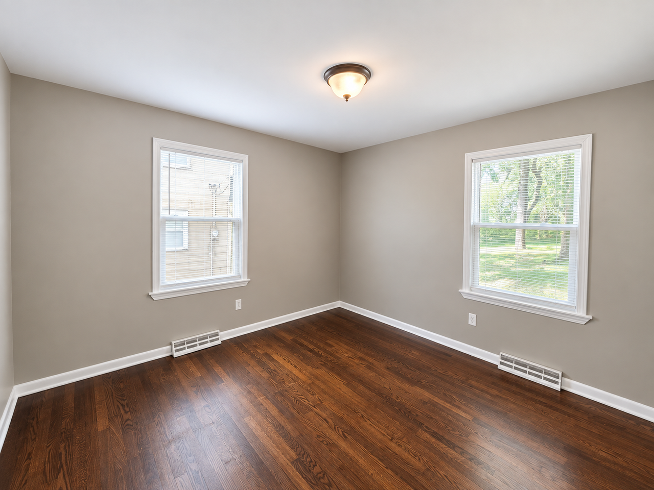 6912 Laurel Ave - Photo 7 of 15