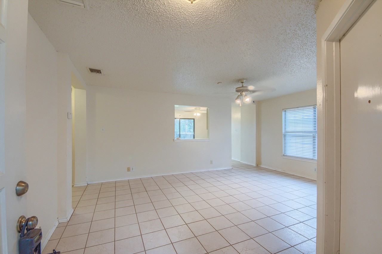 7611 Scenic Glade - Photo 3 of 28