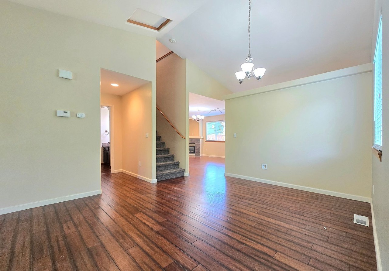 12013 1st Pl Se - Photo 4 of 26