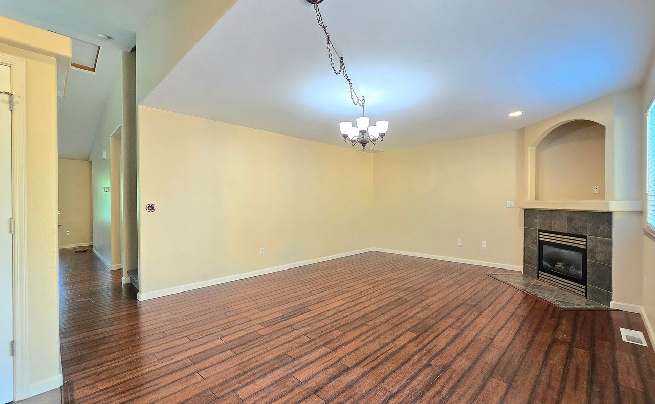 12013 1st Pl Se - Photo 5 of 26