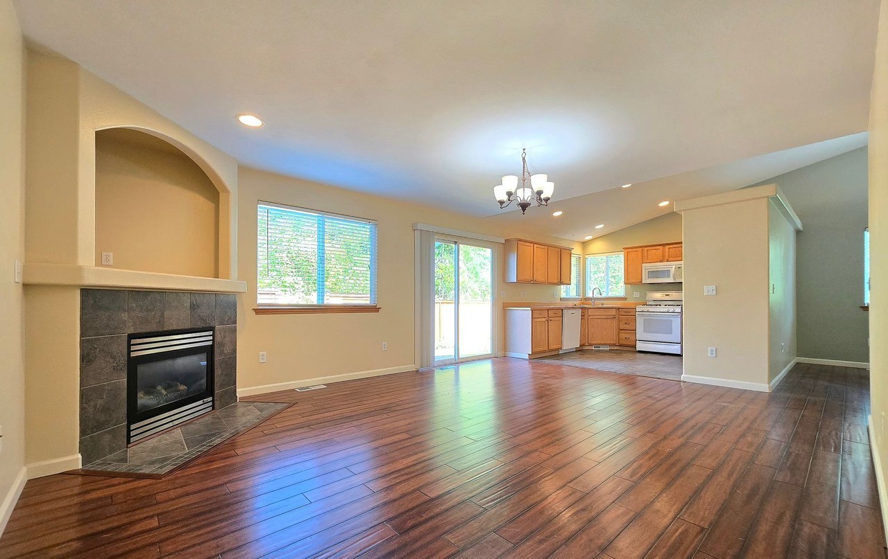 12013 1st Pl Se - Photo 7 of 26