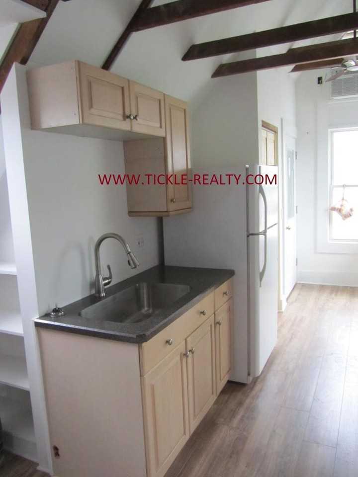 784 University Ave - Photo 5 of 12