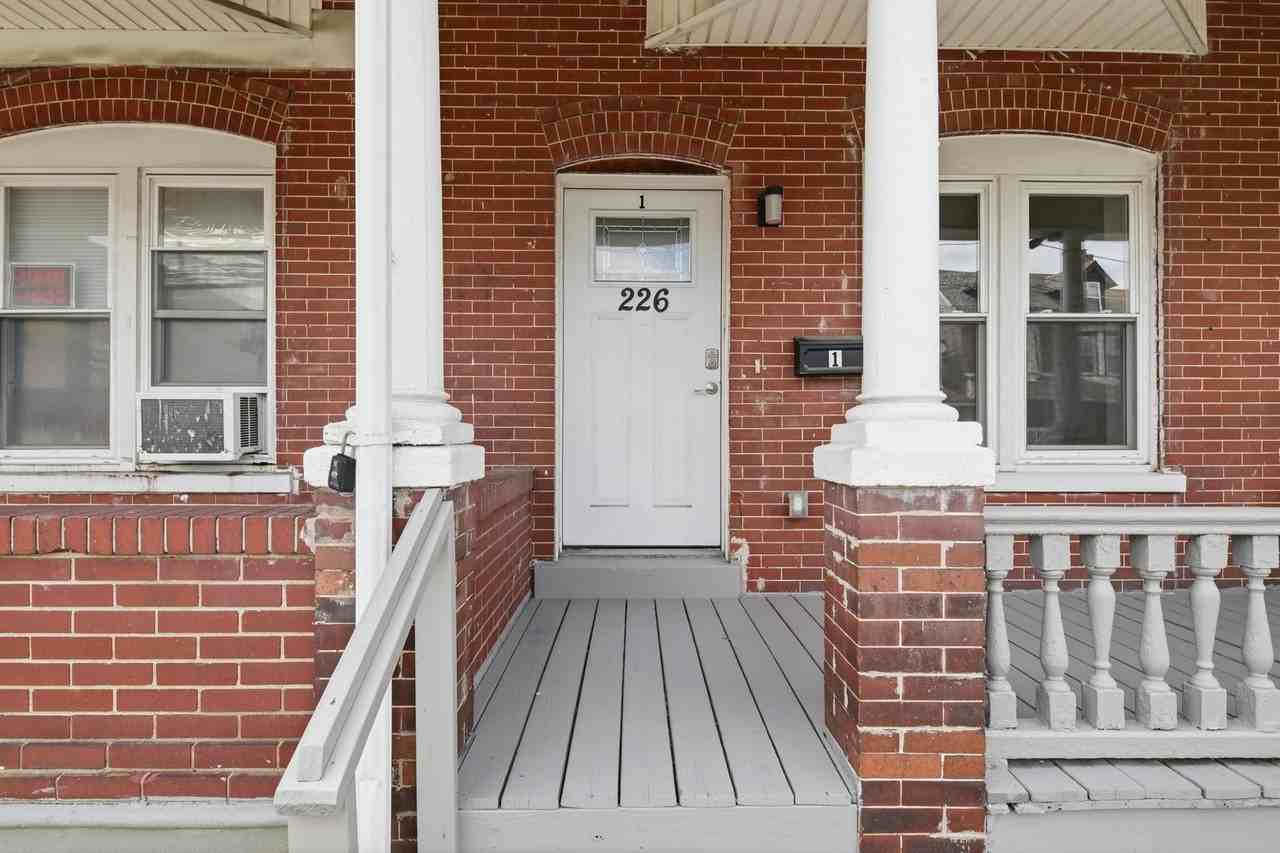 226 S Carlisle St - Photo 2 of 15