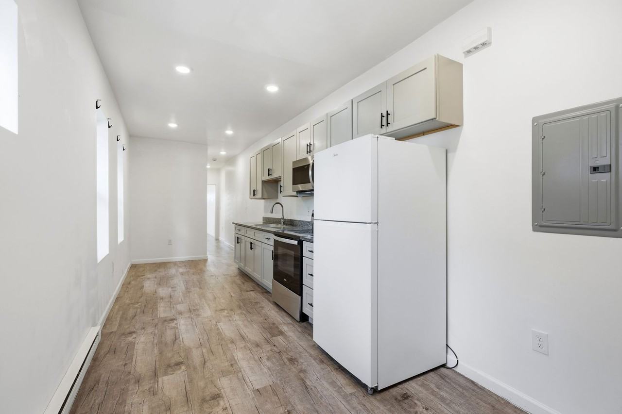 226 S Carlisle St - Photo 7 of 15