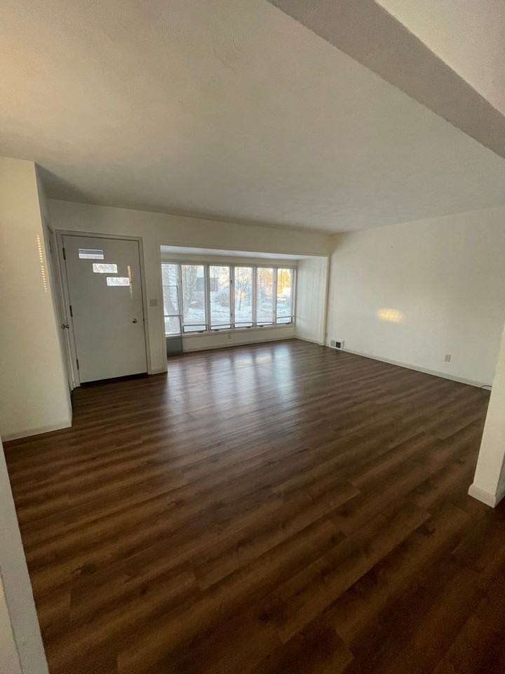 1111 1st St Sw - Photo 2 of 13