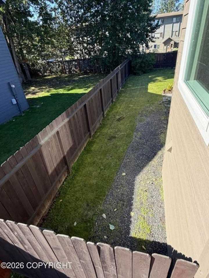 1006 Northpointe Bluff Dr - Photo 2 of 16