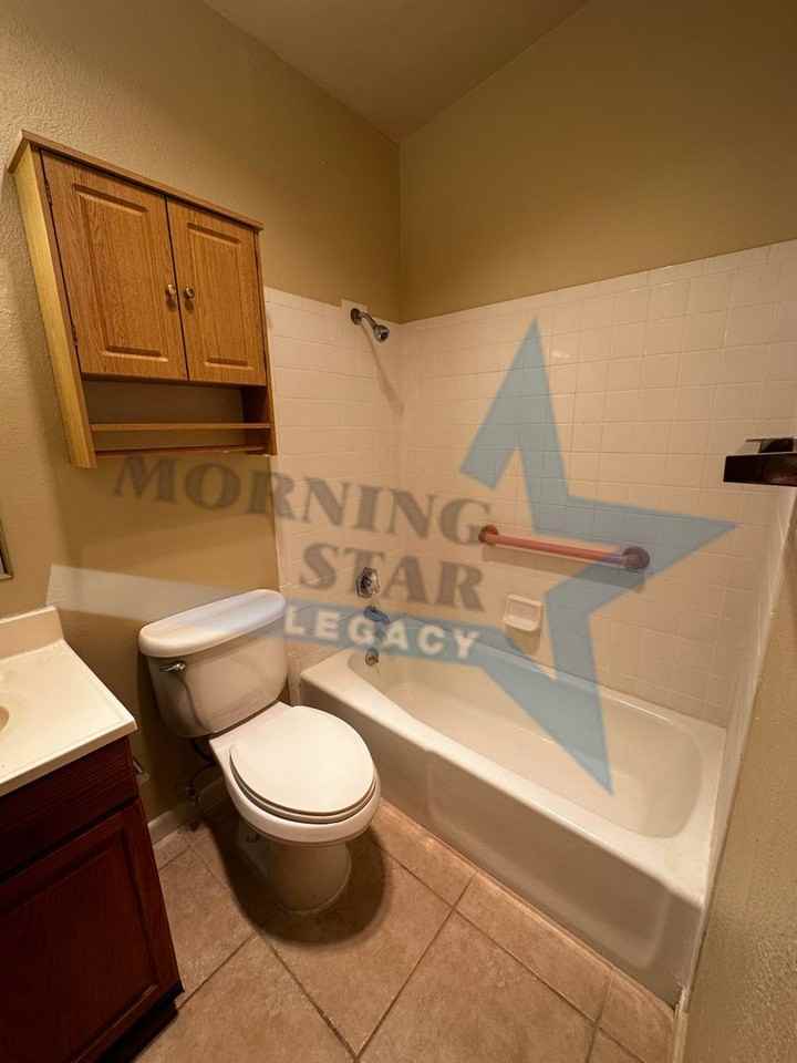 1055 Wofford Dr - Photo 5 of 19