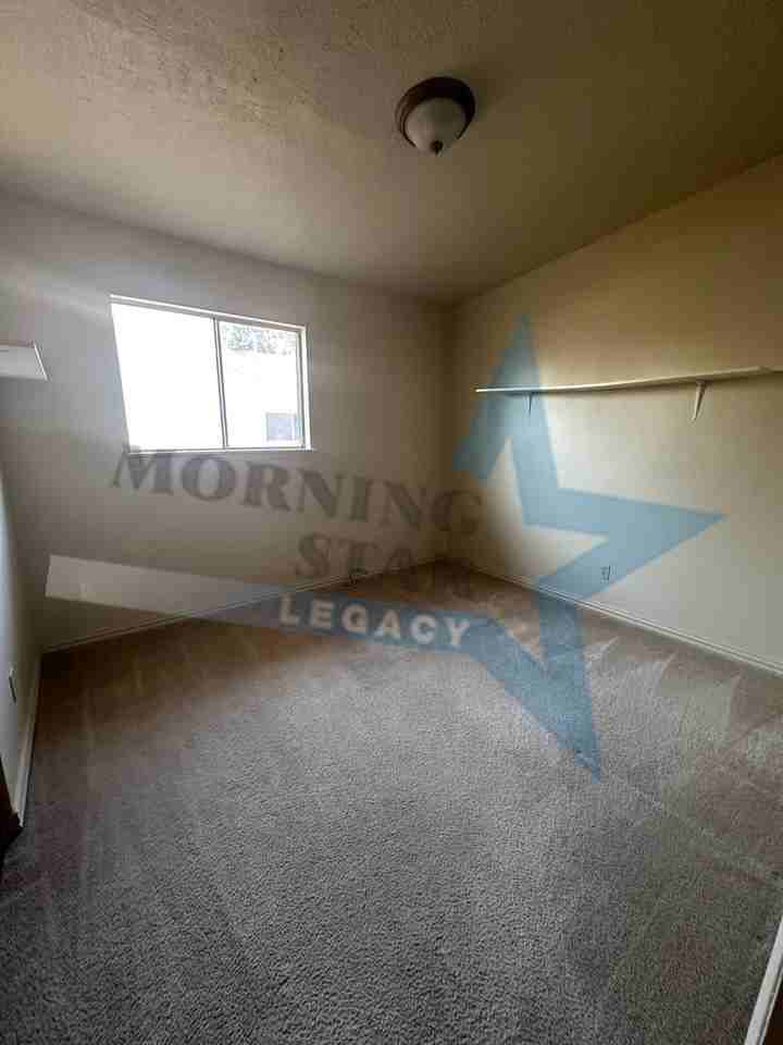 1055 Wofford Dr - Photo 6 of 19