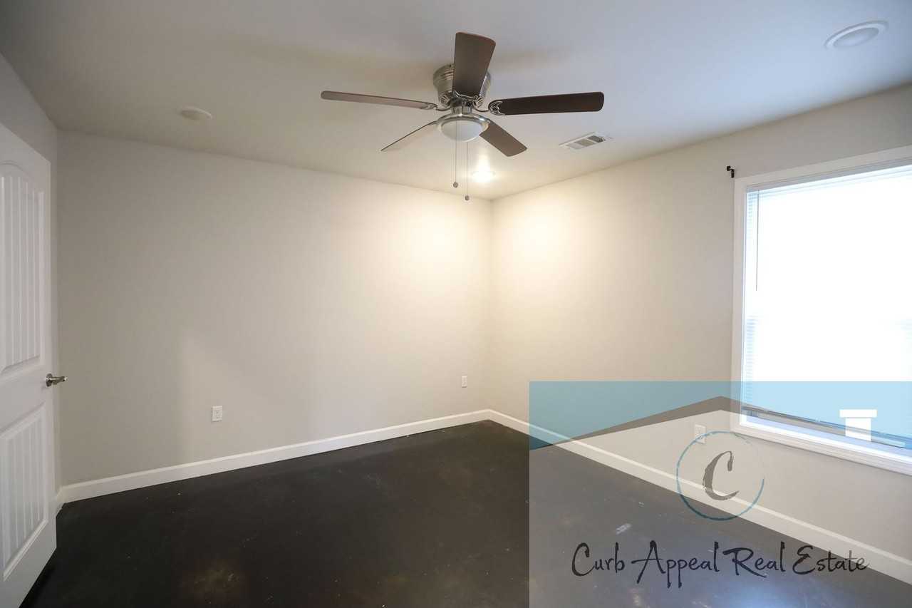 1003 Belt St - Photo 5 of 16