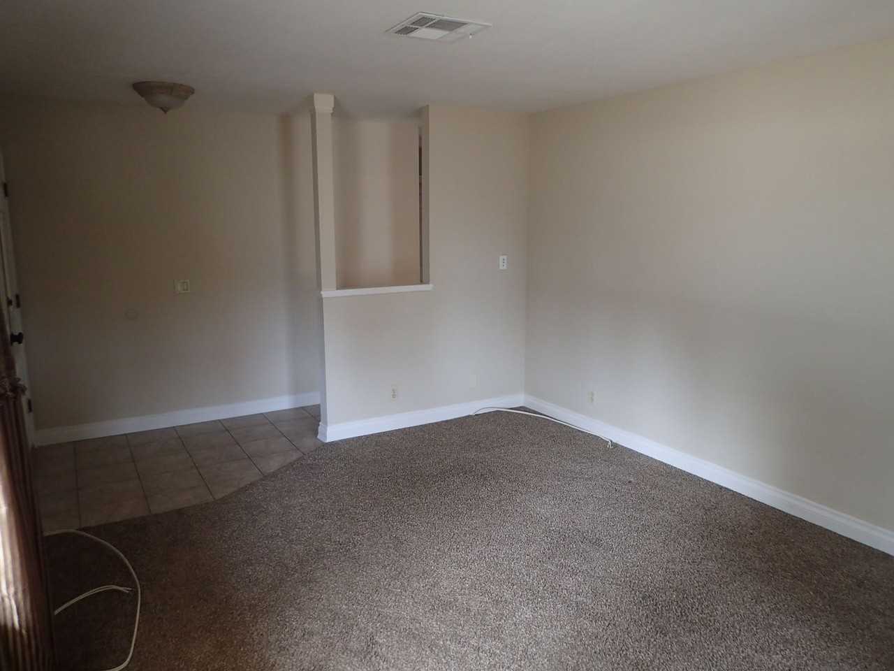 1101 Evelyn Ct - Photo 5 of 19